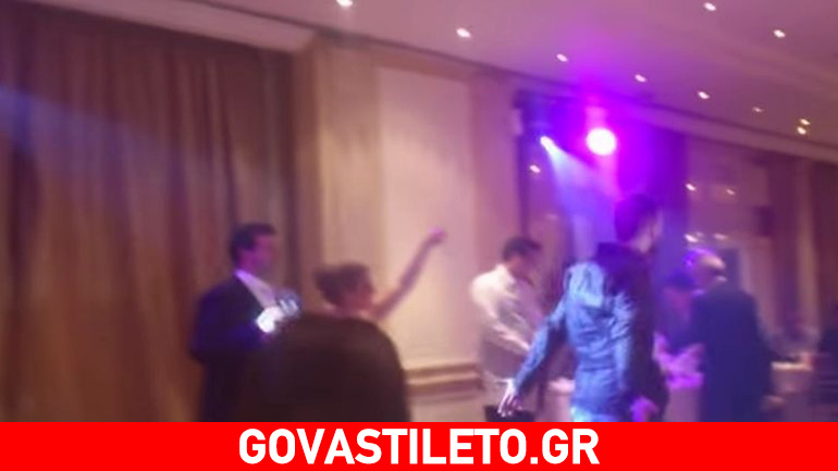 Απίστευτο σκηνικό με τον Μουζουράκη: Εισέβαλε… μεθυσμένος στον γάμο της «πρώην» του!