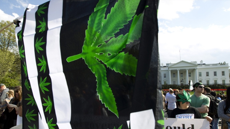 Στην τελετή ορκωμοσίας του Τραμπ θα μοιραστούν 4.200 τσιγάρα μαριχουάνας