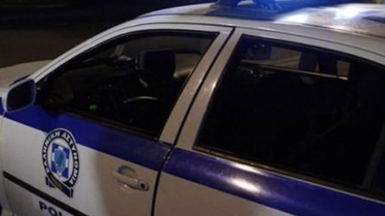 Πάτρα: Ζευγάρι επιχείρησε να ληστέψει περίπτερο με καραμπίνα