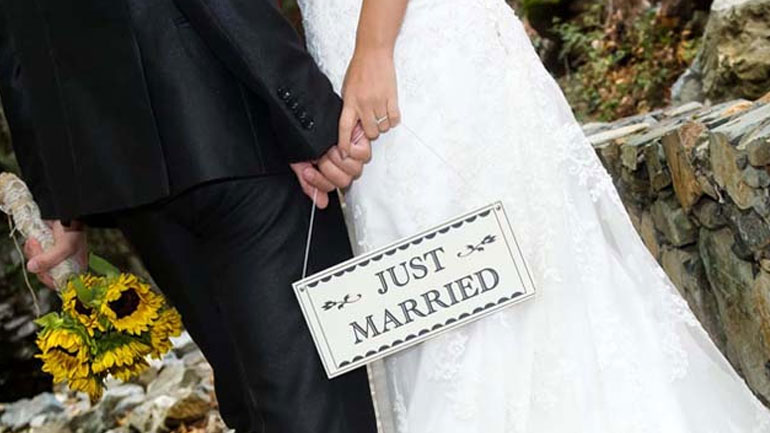 Γιατί ο σύγχρονος άνθρωπος επιλεγεί το γάμο;