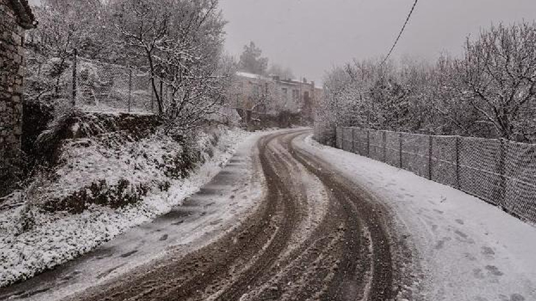 Κλείνουν λόγω ψύχους τα σχολεία στη Λάρισα