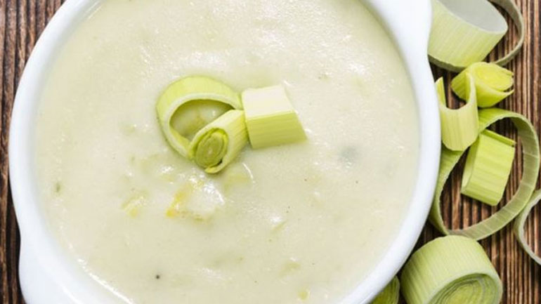 Βελουτέ µε πράσα και πατάτες