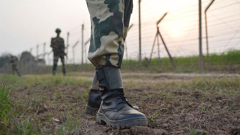 Ινδία: Τρεις νεκροί από επίθεση ενόπλων σε στρατόπεδο στην περιοχή του Κασμίρ