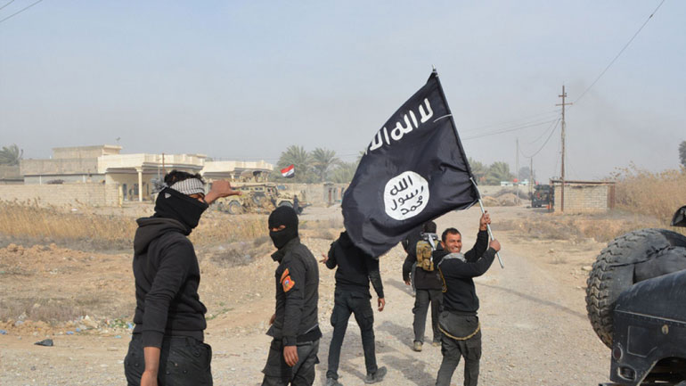 La Repubblica: «Ανησυχία για τις σημαίες του ISIS στην Αλβανία»