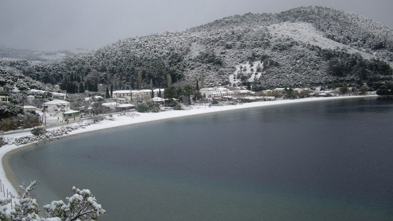 Σκόπελος: Αποκλεισμένοι στον όρμο Αγνώντα 25 ταξιδιώτες