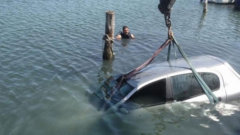 Αυτοκίνητο έπεσε στη θάλασσα στον Πόρο Κεφαλονιάς