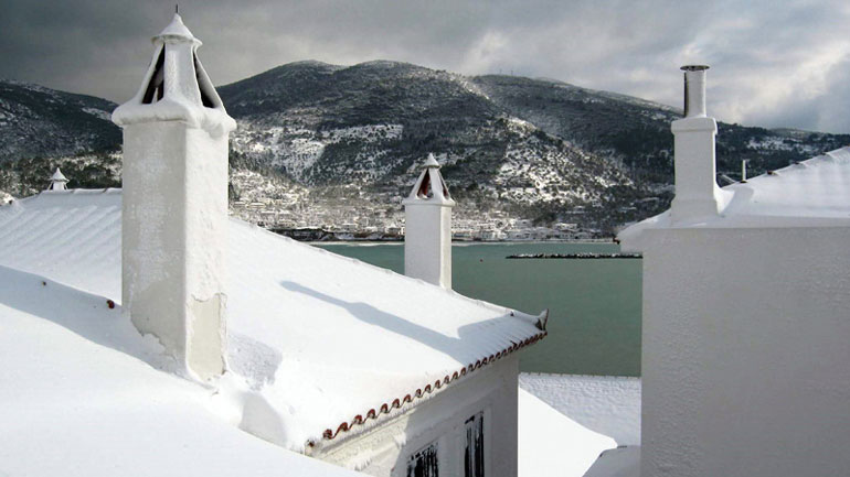 Ξεκίνησε η αποκατάσταση του δικτύου του ηλεκτρικού ρεύματος στην Σκόπελο και την Αλόννησο