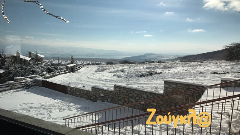 Το χιονισμένο Καϊμακτσαλάν, ο Άγιος Αθανασιος και η λίμνη Βεγορίτιδα