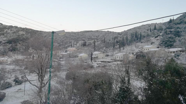 Στον… πάγο η Κέρκυρα – Αποκλείστηκαν ορεινά χωριά