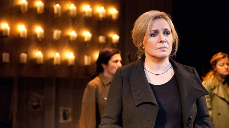 Η παράσταση «Πού είναι η μάνα σου μωρή» ταξιδεύει στη Θεσσαλονίκη και παίρνει παράταση στον Πολυχώρο Vault