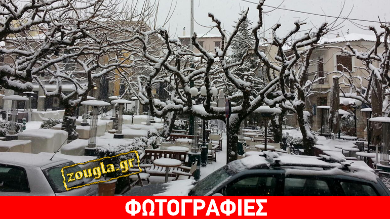 Χιονίζει συνεχώς στην Αράχωβα