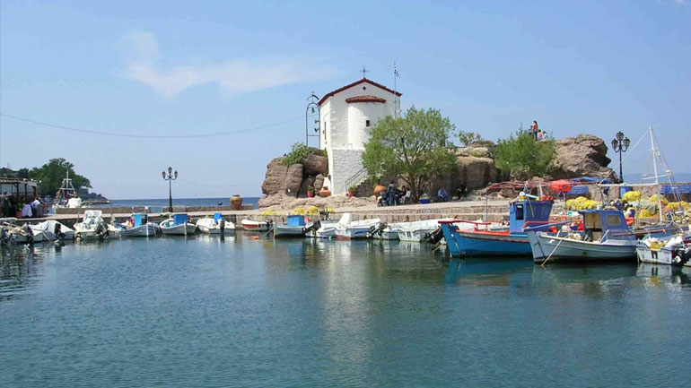 Πρώτη τουριστική επιλογή η Σκάλα Συκαμνιάς για το γνωστό περιοδικό «AFAR»