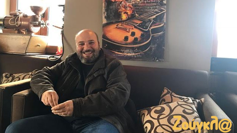 Ο Νίκος Ζωιδάκης χωρίς τη λύρα του στον Άγιο Αθανάσιο