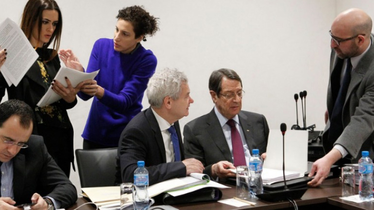 Κυπριακό: «Αν διαφανεί πιθανότητα λύσης, τότε θα αναλάβουν οι πρωθυπουργοί»