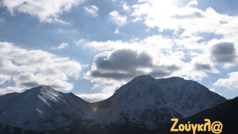 Oι λευκές βουνοκορφές του Καρπενησίου