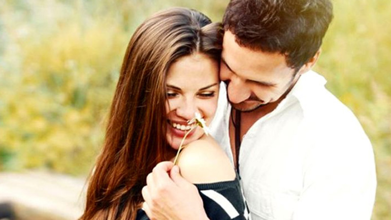 Τα 6 σημάδια ότι τον ερωτεύεσαι επικίνδυνα