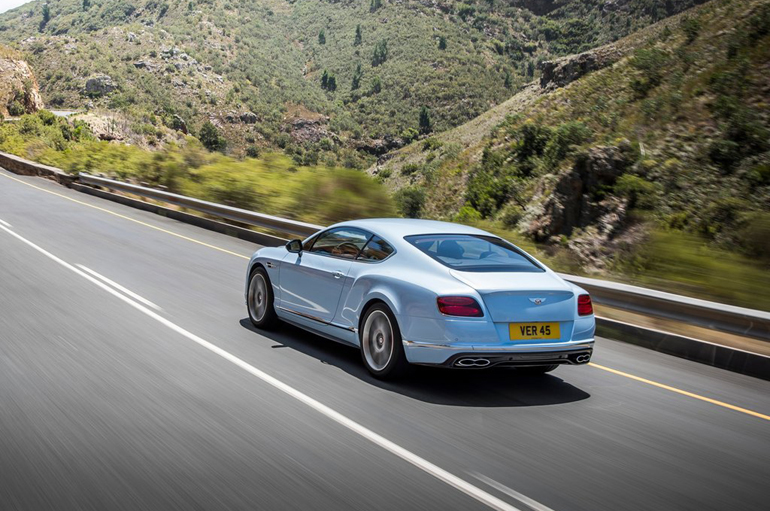 H σπορ Continental GT με τις sexy καμπύλες της...