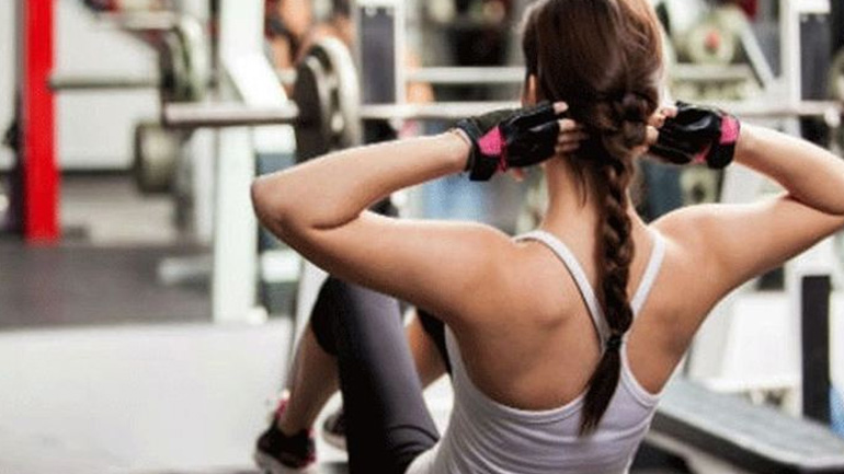 Η γυμναστική μετά τα 40 «ξανανιώνει» το δέρμα