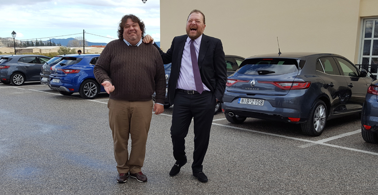 Γελάτε γιατί... χανόμαστε. Στην φωτό Πάρις Ποντίκας (αριστερά) και Πέτρος Ζαμπέτας...