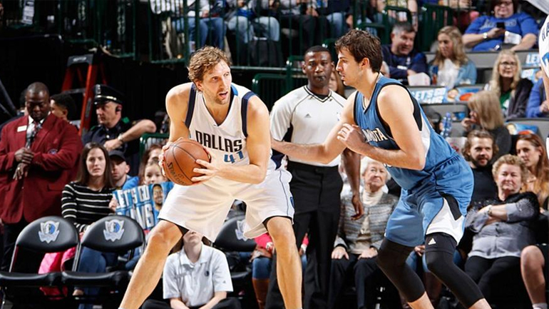 Ανεβασμένοι «Μαβς», νίκη με Ντιρκ