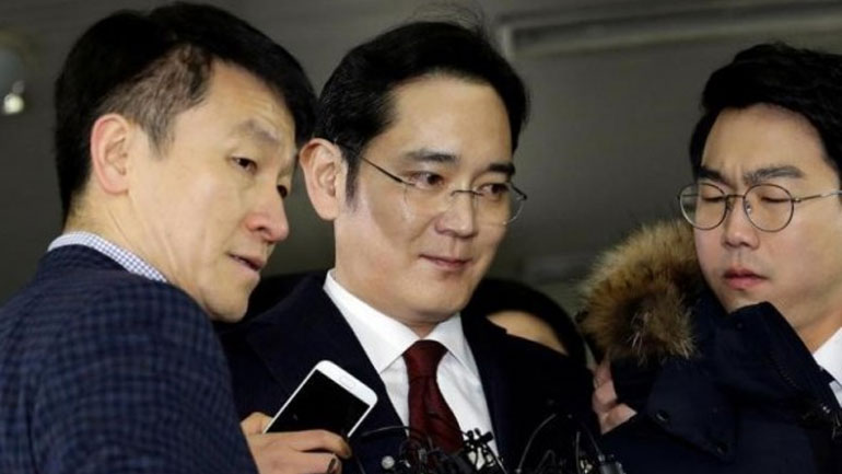 Οι εισαγγελείς ζήτησαν τη σύλληψη του επικεφαλής του ομίλου Samsung