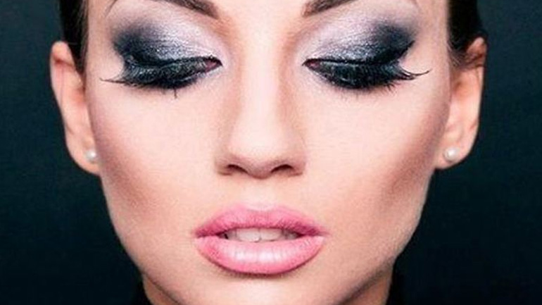 Ombre maquillage για εκτυφλωτικό βλέμμα