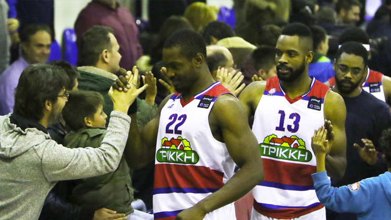 Μπάσκετ: Βάζει προστατευτική μάσκα ο Μάικ Κάφεϊ