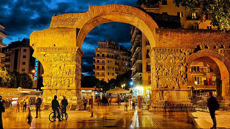 Επιχείρηση-σκούπα για ναρκωτικά στην περιοχή της Ροτόντας