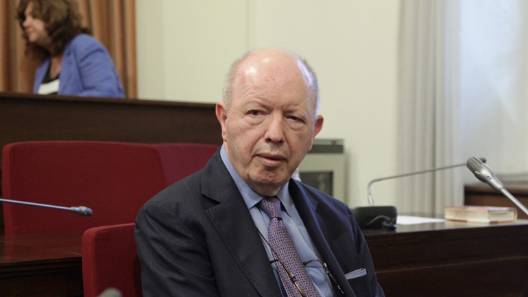 Απαγόρευση εξόδου από τη χώρα