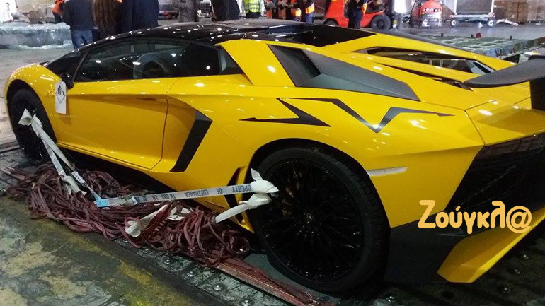 Δεν μπορείτε να φανταστείτε τι έγινε όταν εμφανίστηκε το ιταλικό super car στο αεροδρόμιο!