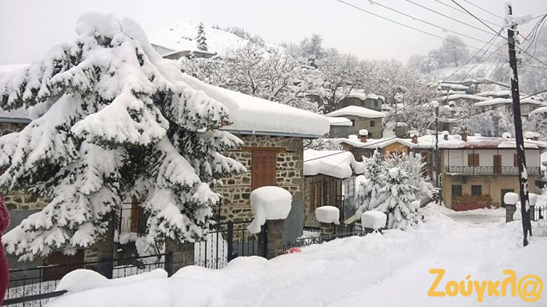 Μηλιά Μετσόβου: Το χιόνι αγγίζει το ένα μέτρο!