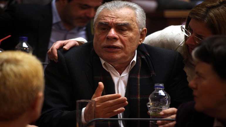 Ο Γιακουμάτος τα μαζεύει μετά την απρεπή δήλωση για τους ομοφυλόφιλους