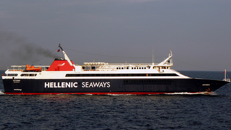 Δεμένο στη Λήμνο θα παραμείνει το «Άρτεμις»