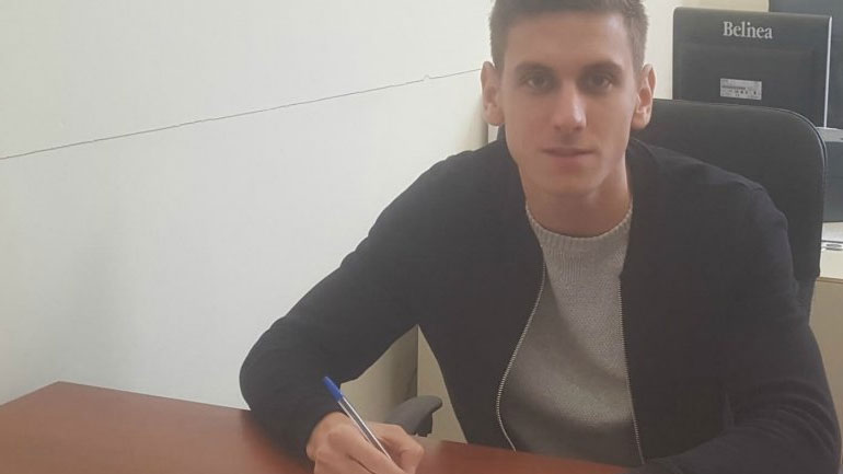 Υπέγραψε στην Κέρκυρα ο Κέβιν Ντιόγκο