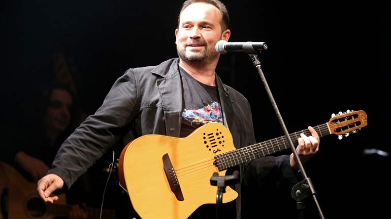 Ο Κώστας Μακεδόνας επιστρέφει στο Κρεμλίνο