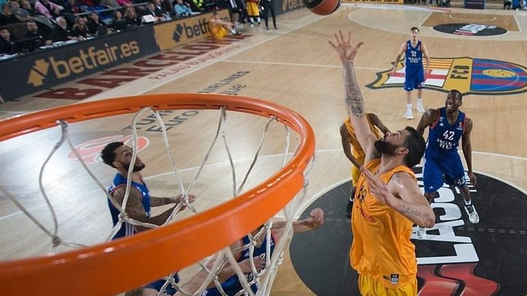 Πήρε νίκη και κάλυψε τη διαφορά η Μπαρτσελόνα