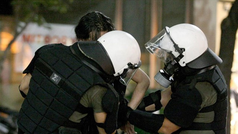 Επτά προσαγωγές για επεισόδια στα Εξάρχεια Επτά προσαγωγές για επεισόδια στα Εξάρχεια