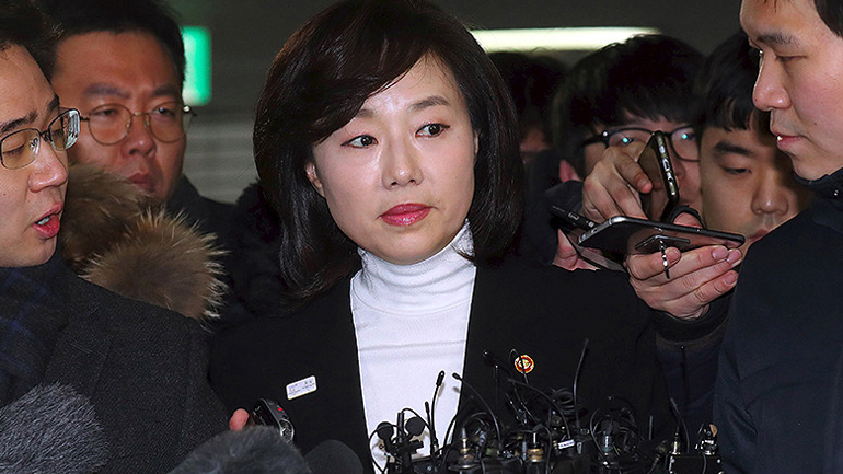 Ν. Κορέα: Παραιτήθηκε η υπουργός Πολιτισμού για τη λίστα αντιφρονούντων καλλιτεχνών