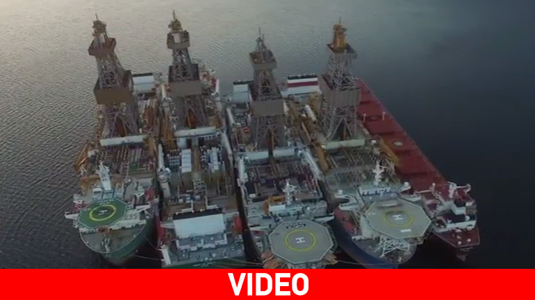 Τα παροπλισμένα γιγάντια γεωτρύπανα στον Κόλπο της Ελευσίνας από ψηλά