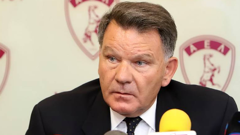 Α. Κούγιας: Απειλεί με δικαστήρια όσους του επιτίθενται