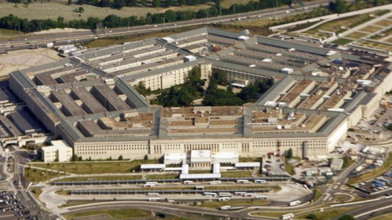 Το Πεντάγωνο διαψεύδει ότι συντονίζει τις αεροπορικές επιδρομές του στη Συρία με τη Ρωσία