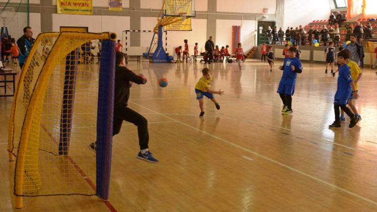 Επιτυχημένο το 1ο τουρνουά Μίνι Χάντμπολ στη Ραφήνα