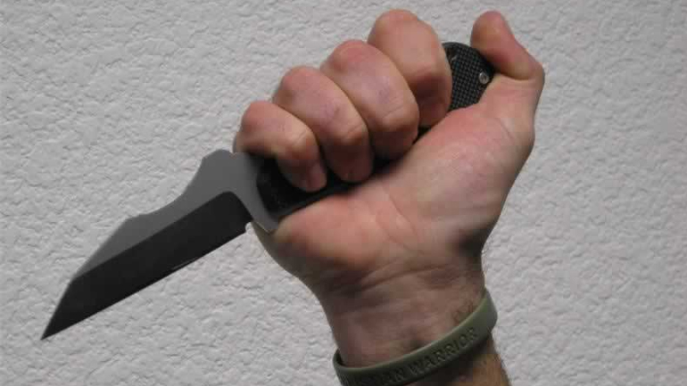 Έβγαλαν μαχαίρι και λήστεψαν νεαρό στη δυτική Θεσσαλονίκη