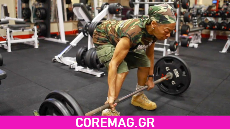 77χρονη γιαγιά γυμνάζεται και σηκώνει 100 κιλά στις άρσεις θανάτου