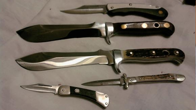 Αργολίδα: Έκανε συλλογή από… μαχαίρια