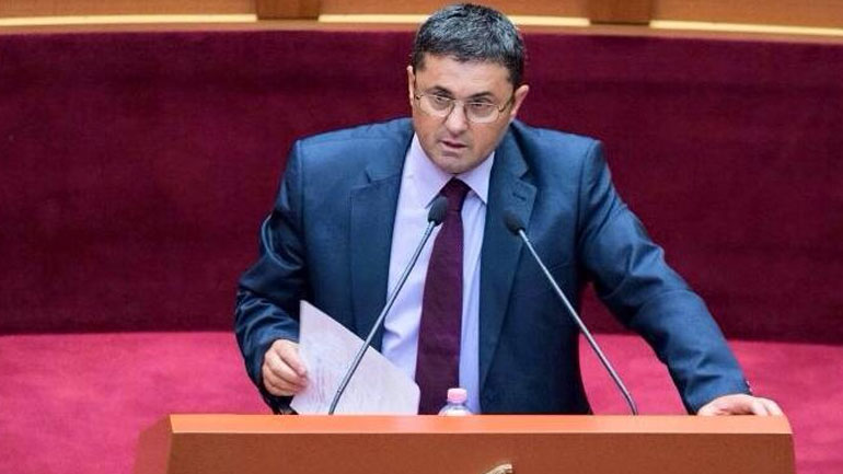 Eπίθεση Αλβανού βουλευτή μέσω Facebook: «Ρατσιστικό κράτος» η Ελλάδα