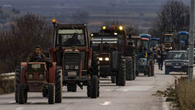 Δίωρος και σήμερα αποκλεισμός της Πατρών-Κορίνθου από τους αγρότες στο Αίγιο