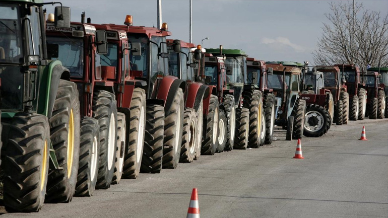 Αγροτικές κινητοποιήσεις: Κλειστή επ’ αόριστον η Ε. Ο. Αθηνών Θεσσαλονίκης στο ύψος της Νίκαιας