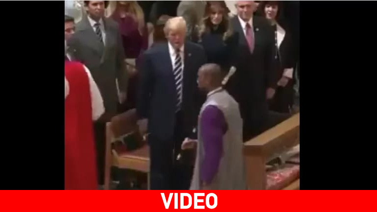 Σάλος με τη χειραψία Τραμπ-Αφροαμερικανού ιερέα που… δεν έγινε ποτέ!