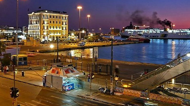 Συνελήφθη 47χρονος που άρχισε να πυροβολεί έξω από μπαρ στον Πειραιά